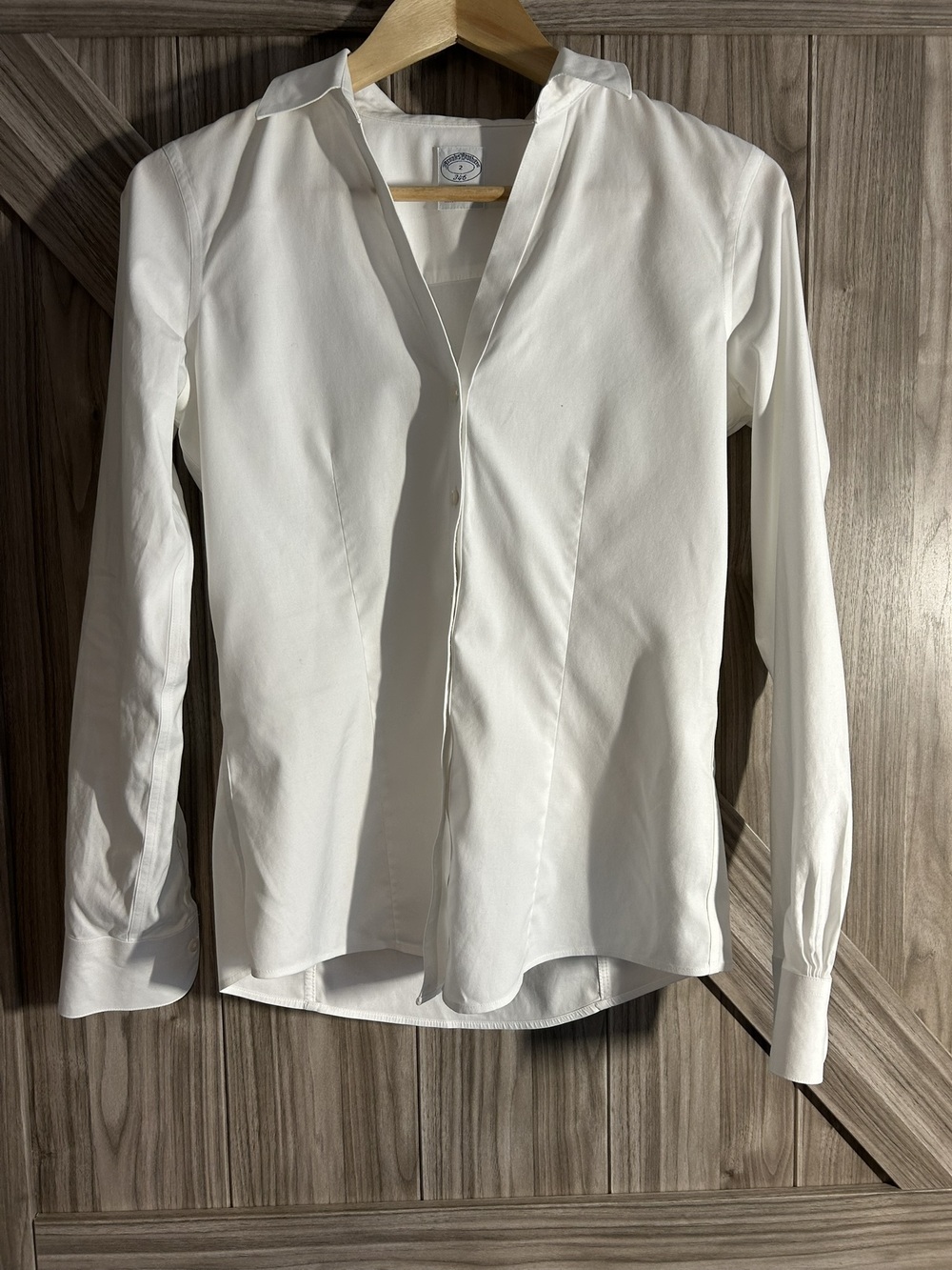 Brooks Brothers Quiet Luxury White Open Notch Fitted Dress Shirt Corporate Chic